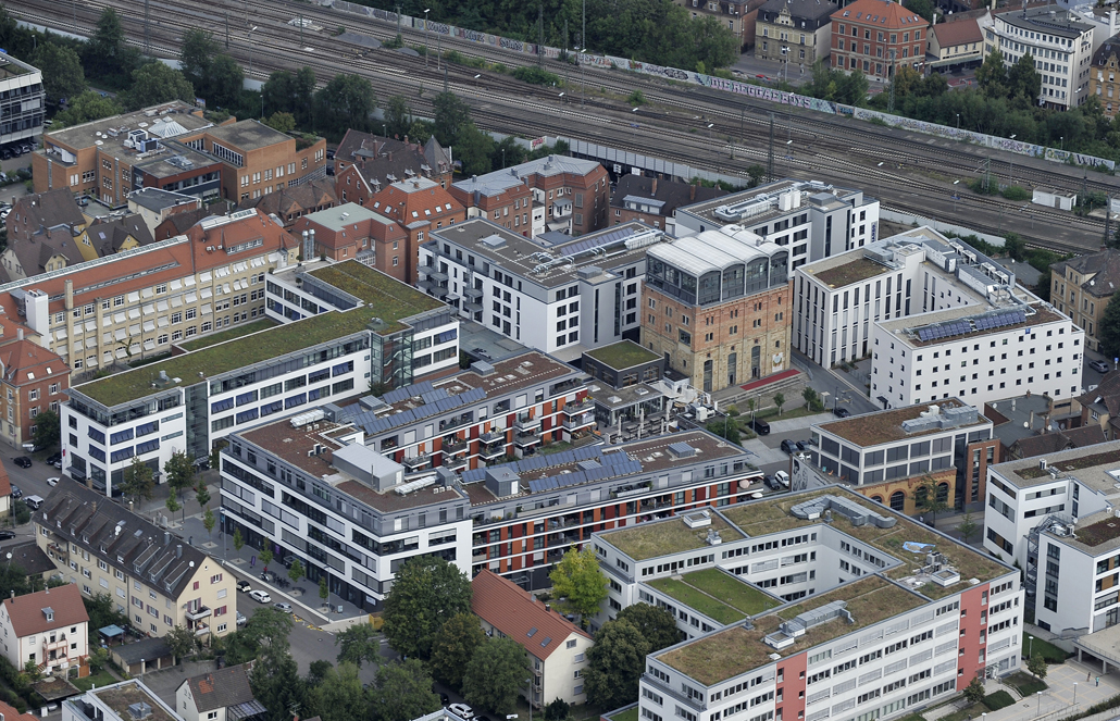 Wie kann Normung Bauwerke sicherer und das Bauen wirtschaftlicher machen? Um diese und weitere Fragen geht es in der neuen Normungsroadmap „Bauwerke“ von DIN, die die strategische Ausrichtung der Baunormung für die kommenden Jahre beschreibt. Luftbild: Fotojournalist Werner Kuhnle