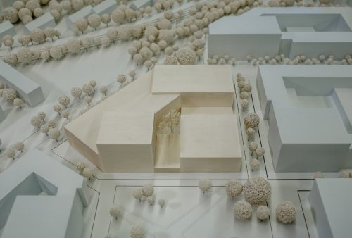 Modell des Entwurfs für das Gebäude A, für den die wulf architekten gmbh den ersten Preis erhielt. (Foto: Thilo Schmülgen / TH Köln)