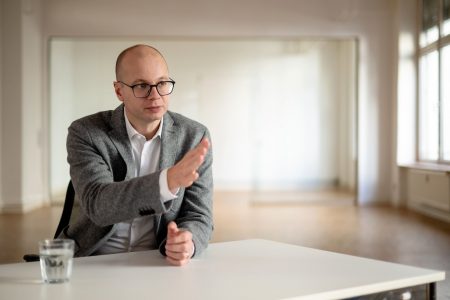 bbs-Hauptgeschäftsführer Matthias Frederichs blickt mit Ungewissheit auf das Jahr 2025. © bbs