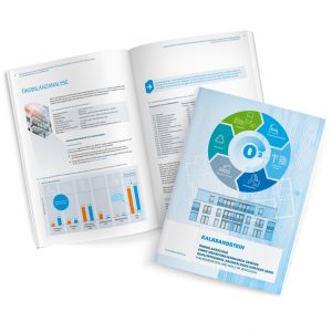 Das Typengebäude im EH-40-Standard aus Kalksandsteinmauerwerk erfüllt die QNG-Anforderungen und ist somit über die Bundesförderung für effiziente Gebäude (BEG) bzw. Klimafreundlicher Neubau (KFN) förderfähig. Über einen Zeitraum von 50 Jahren weisen die Kalksandstein- und Holzkonstruktion hinsichtlich CO2-Emissionen und der nicht erneuerbaren Primärenergie auf Gebäudeebene nahezu identische Werte auf. Das belegt die "Ökobilanzstudie eines Mehrfamilienhauses gemäß Qualitätssiegel Nachhaltiges Gebäude (QNG) - Kalksandstein und Holz im Vergleich" © Bundesverband Kalksandsteinindustrie e.V.