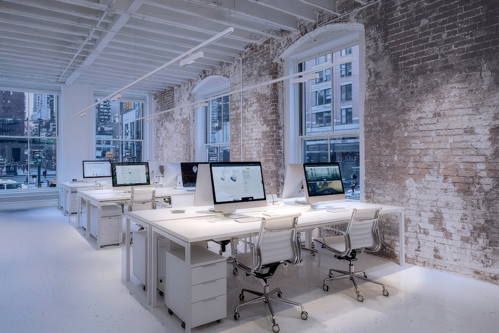 Compar linear Stromschienen-Downlights von ERCO für flexibles Office-Licht