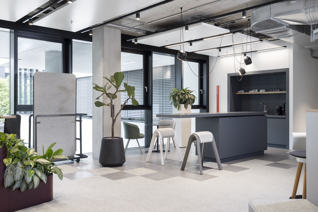 Agile Arbeitswelten mit Interface Bodenbelägen im Münchner SchauWerkRaum