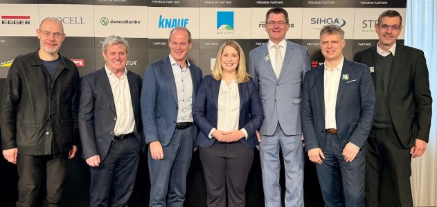 vl.: Leo Lübke, Präsident des Verbands der deutschen Möbelindustrie, Prof. Dr. Heinrich Köster, Präsident der Technischen Hochschule Rosenheim, Prof. Dr. Mathias Schäfer, Präsident des Bundesverbands Deutscher Fertigbau, Bundesbauministerin Verena Hubertz, HDH-Präsident Dr. Carsten Merforth, HDH-Hauptgeschäftsführer Dr. Denny Ohnesorge, HDH-Vizepräsident Dr. Jan Bergmann. Foto: HDH