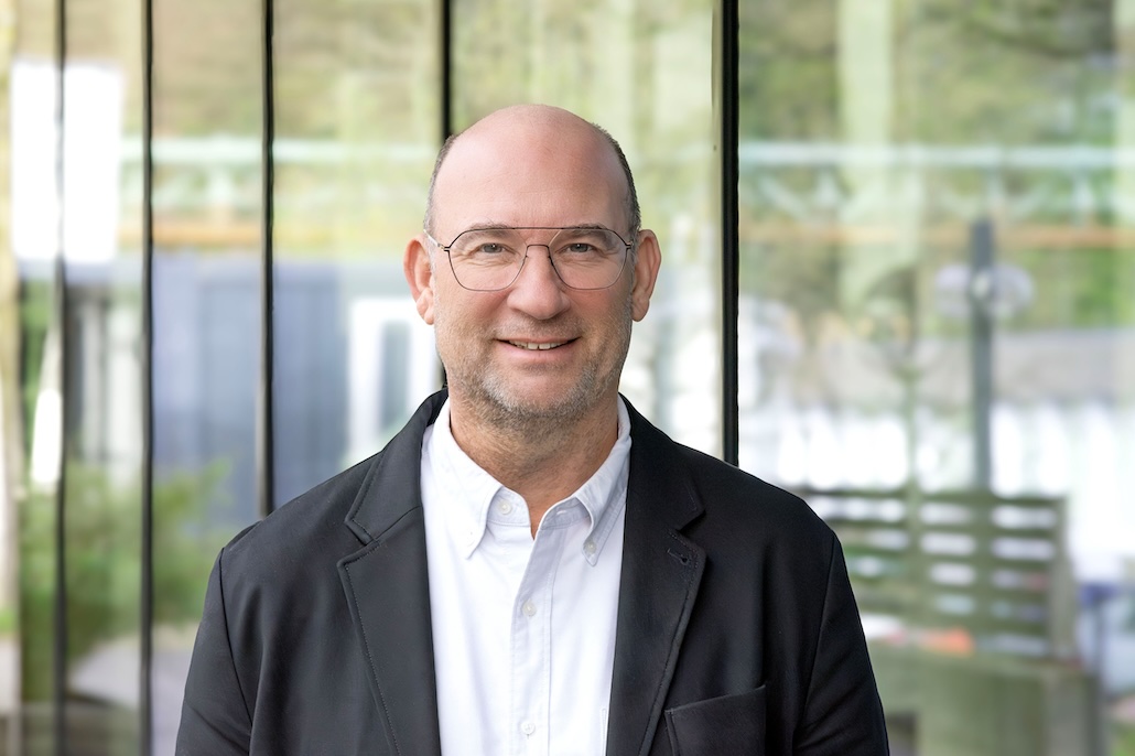 Bezahlbares Wohnen und neue Bauweisen: Prof. Guido Spars bringt neue Expertise mit zurück an die Bergische Universität