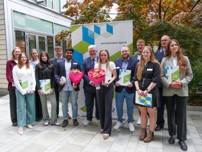 Hochschulpreis Baugewerbe: Tanja Böhm erhält den 1. Preis für ihre Arbeit zu Holz-Beton-Verbunddecken.