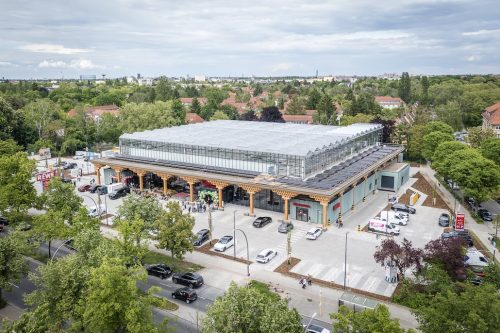 REWE eröffnet ersten Supermarkt mit Dachfarm in Berlin