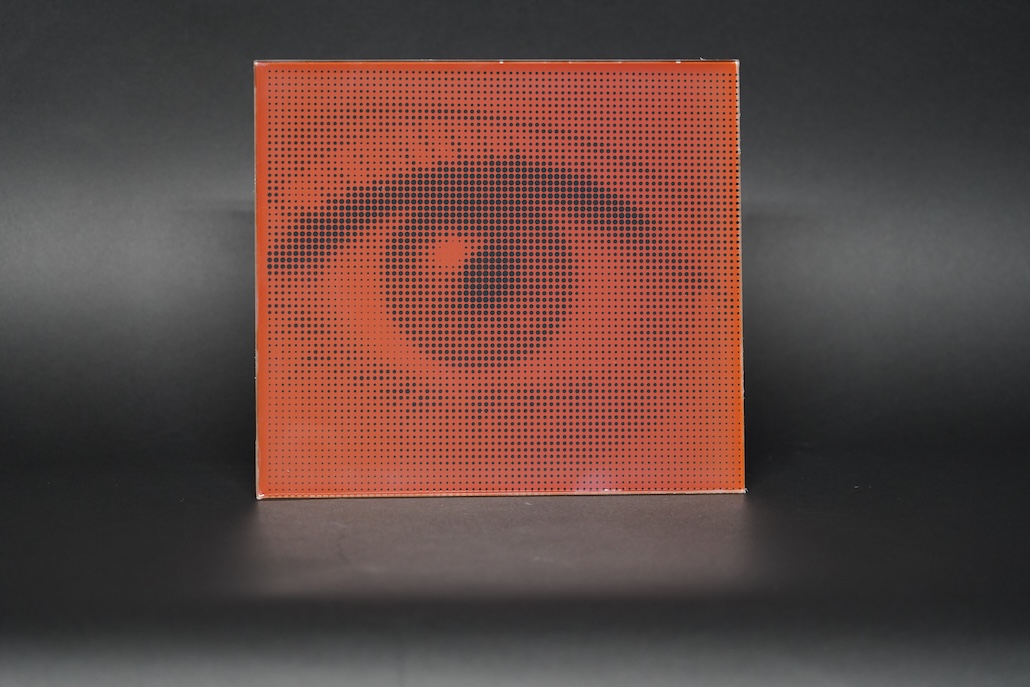 Auch eine individuelle Gestaltung von PV-Anlagen zum Beispiel Schriftzügen oder Mustern macht ShadeCut möglich. © © Fraunhofer ISE / Foto: Marco Ernst