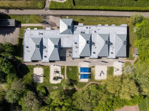 Kita Chamäleon in Münster mit gefalteter Dachlandschaft