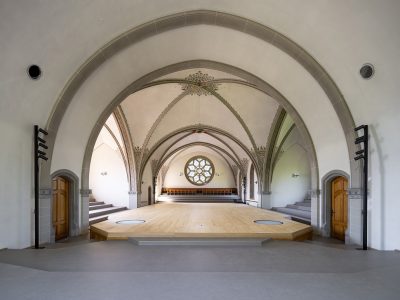 Umbau Kirche Wipkingen: Neuer Schulraum in Zürich