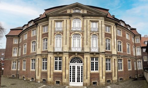 Standölfarben: Fenstersanierung am Erbdrostenhof