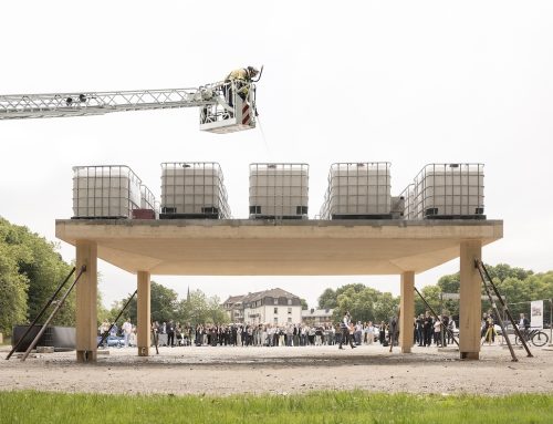 Holzbasierte Geschossdecke besteht Belastungstest
